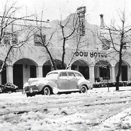 Historic Dow Hotel โลนไพน์ ภายนอก รูปภาพ