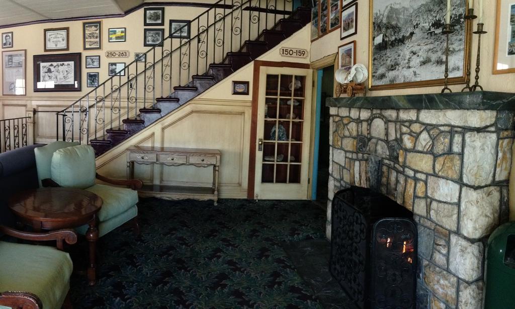 Historic Dow Hotel โลนไพน์ ภายนอก รูปภาพ