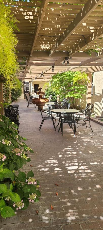 Historic Dow Hotel โลนไพน์ ภายนอก รูปภาพ