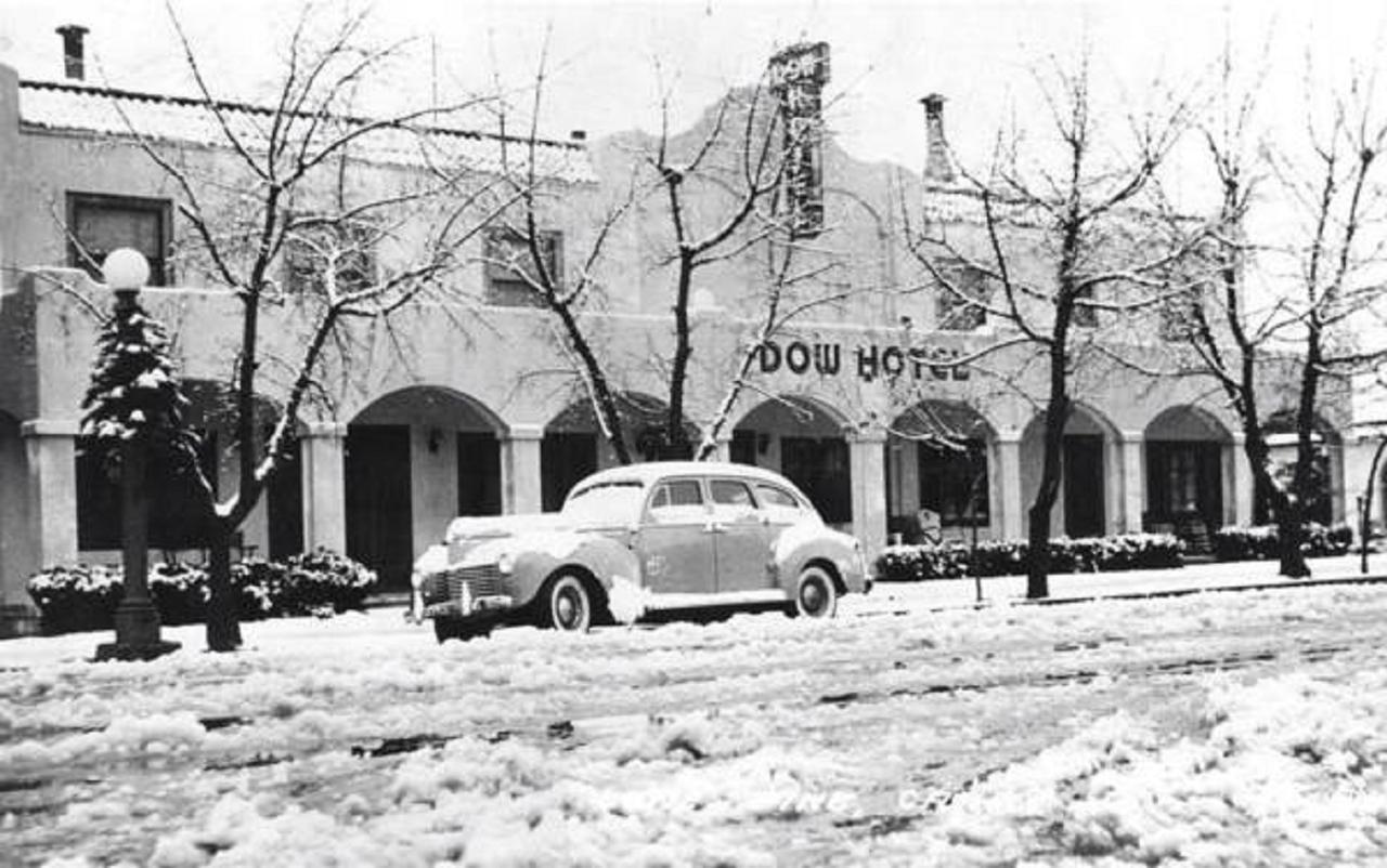 Historic Dow Hotel โลนไพน์ ภายนอก รูปภาพ